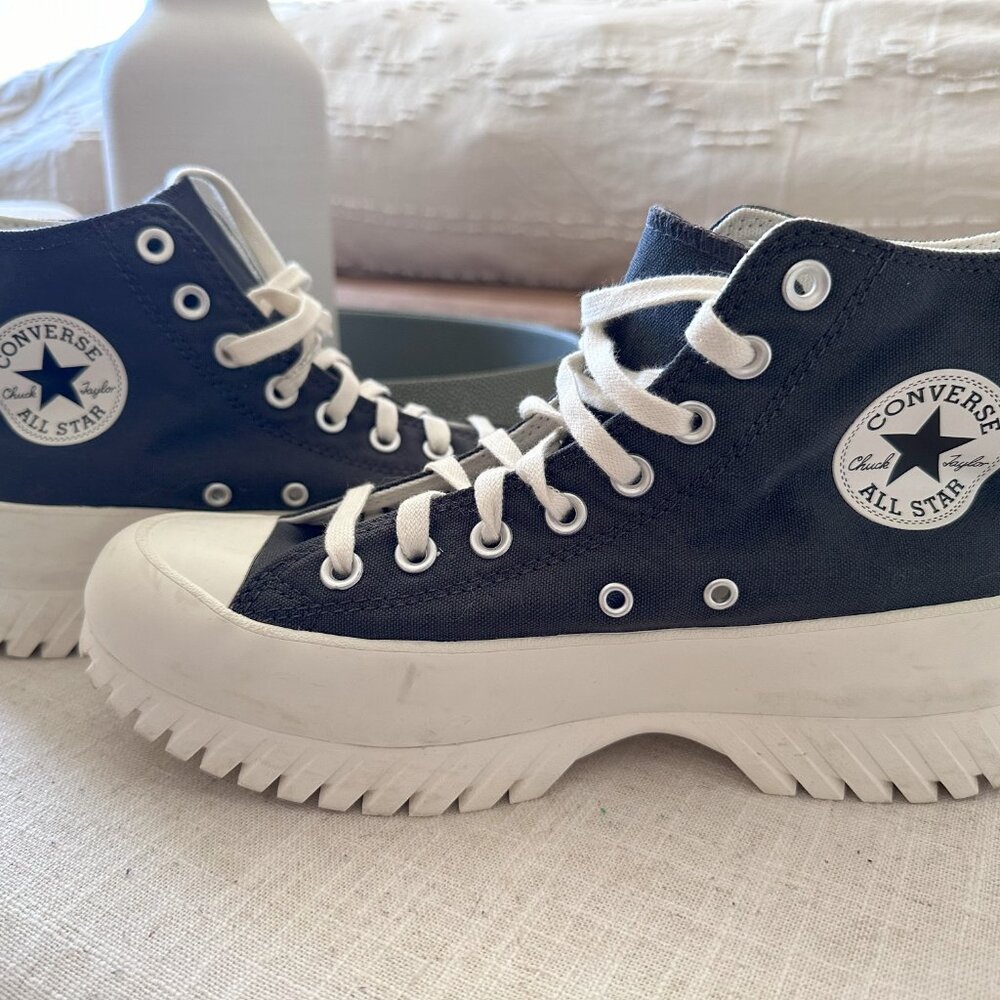Converse Chuck Taylor All Star Hi Lugged Sneaker - Size 7 Men's (Fits Women 8.5)